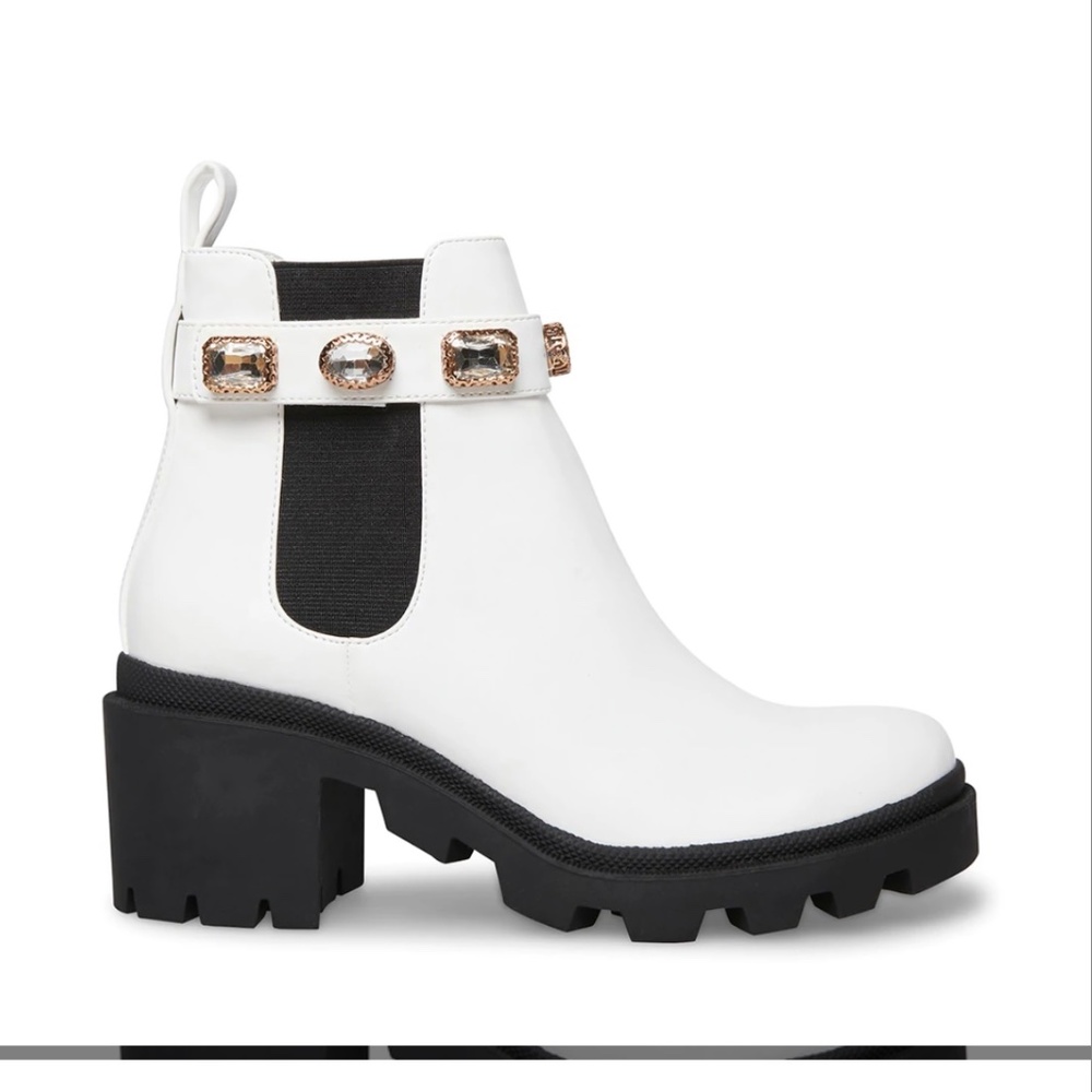 Steve Madden white amulet booties